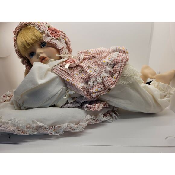 Rare 14" Precious Moments porcelain cottage core baby doll with orig box - Picture 8 of 12
